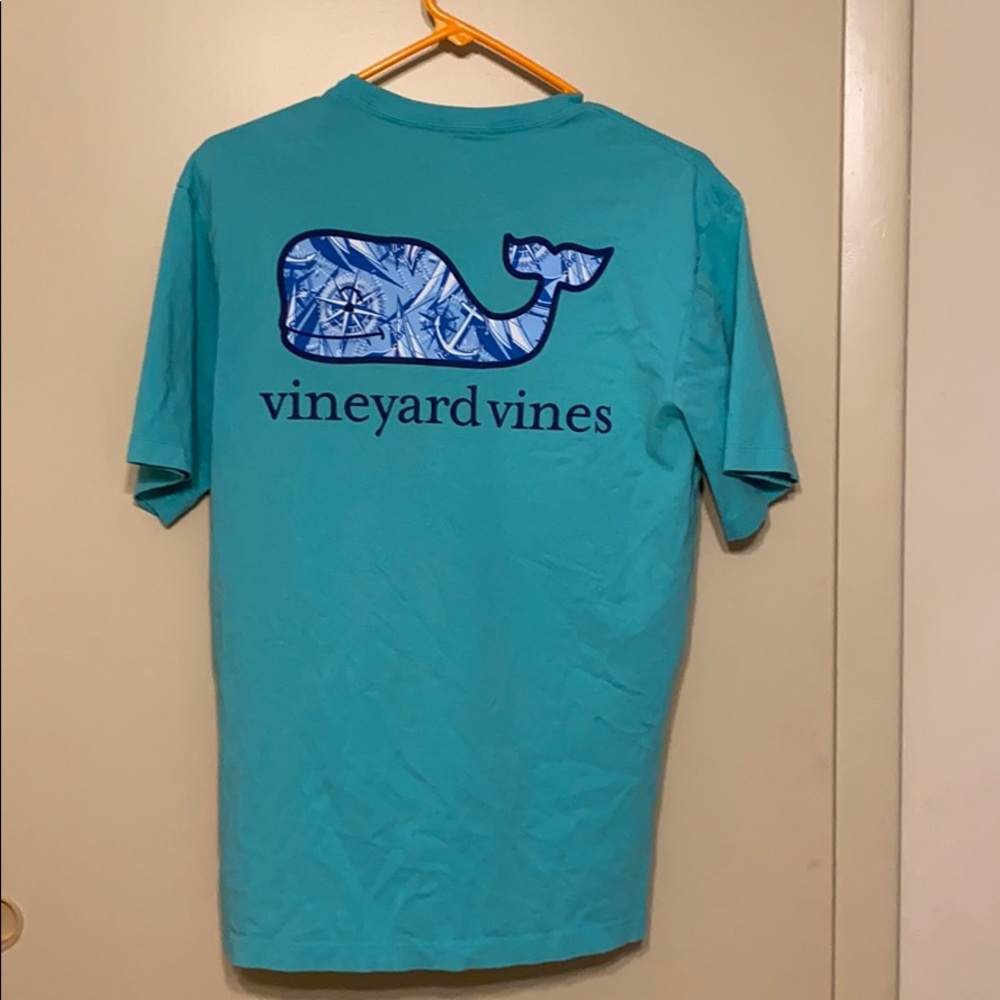 Short sleeve Vineyard Vines shirt